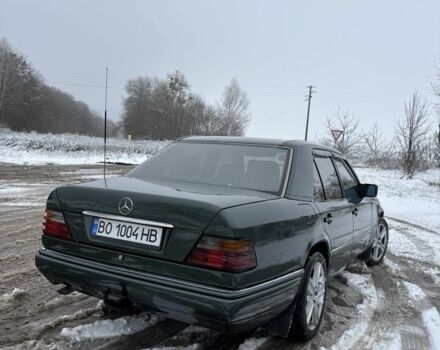 Зеленый Мерседес В124, объемом двигателя 2 л и пробегом 400 тыс. км за 3900 $, фото 23 на Automoto.ua