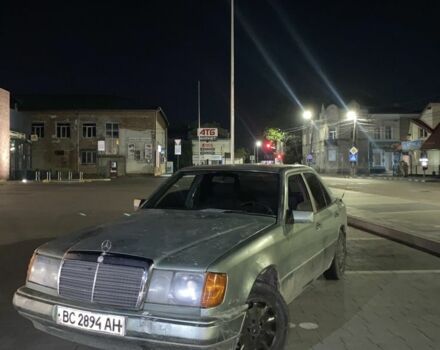 Зелений Мерседес В124, об'ємом двигуна 2.3 л та пробігом 450 тис. км за 850 $, фото 1 на Automoto.ua