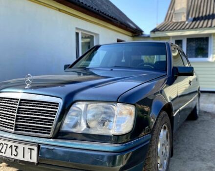 Зелений Мерседес В124, об'ємом двигуна 3 л та пробігом 505 тис. км за 2200 $, фото 1 на Automoto.ua