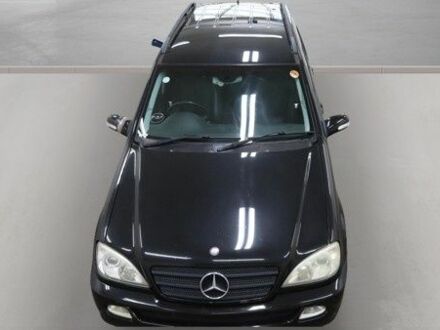 Черный Мерседес X-Class, объемом двигателя 0 л и пробегом 150 тыс. км за 3200 $, фото 1 на Automoto.ua