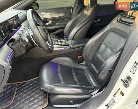 Белый Мерседес AMG GT 4-Door Coupe, объемом двигателя 3 л и пробегом 45 тыс. км за 89000 $, фото 10 на Automoto.ua