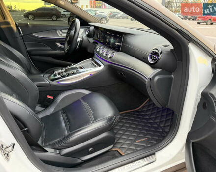 Белый Мерседес AMG GT 4-Door Coupe, объемом двигателя 3 л и пробегом 45 тыс. км за 89000 $, фото 16 на Automoto.ua