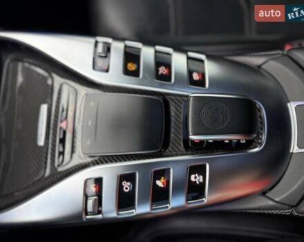 Красный Мерседес AMG GT 4-Door Coupe, объемом двигателя 3.98 л и пробегом 105 тыс. км за 94990 $, фото 35 на Automoto.ua