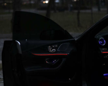 Серый Мерседес AMG GT 4-Door Coupe, объемом двигателя 3 л и пробегом 103 тыс. км за 69000 $, фото 16 на Automoto.ua