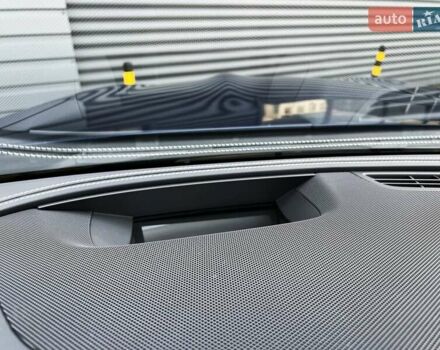 Синий Мерседес AMG GT 4-Door Coupe, объемом двигателя 3 л и пробегом 29 тыс. км за 93999 $, фото 55 на Automoto.ua