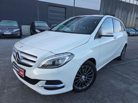Мерседес B 250e 2016 в Львове на Automoto.ua Белый Мерседес B 250e, объемом двигателя 0 л и пробегом 110 тыс. км за 13790 $, фото 1 на Automoto.ua