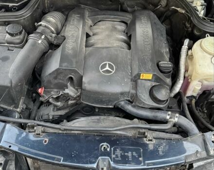 Черный Мерседес CLK-Class, объемом двигателя 3.2 л и пробегом 338 тыс. км за 8500 $, фото 21 на Automoto.ua