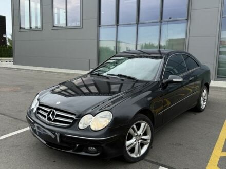 Черный Мерседес CLK-Class, объемом двигателя 2.2 л и пробегом 263 тыс. км за 2911 $, фото 1 на Automoto.ua