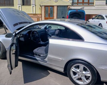 Серый Мерседес CLK-Class, объемом двигателя 1.8 л и пробегом 200 тыс. км за 7000 $, фото 2 на Automoto.ua