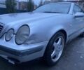 Серый Мерседес CLK-Class, объемом двигателя 2 л и пробегом 400 тыс. км за 2000 $, фото 1 на Automoto.ua