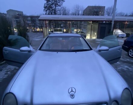 Серый Мерседес CLK-Class, объемом двигателя 2 л и пробегом 400 тыс. км за 2000 $, фото 9 на Automoto.ua