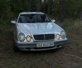 Серый Мерседес CLK-Class, объемом двигателя 2 л и пробегом 417 тыс. км за 2798 $, фото 1 на Automoto.ua
