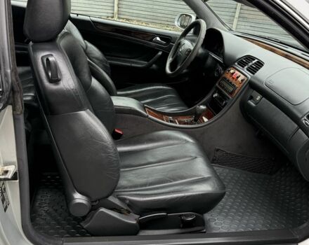Серый Мерседес CLK-Class, объемом двигателя 2 л и пробегом 350 тыс. км за 2650 $, фото 15 на Automoto.ua