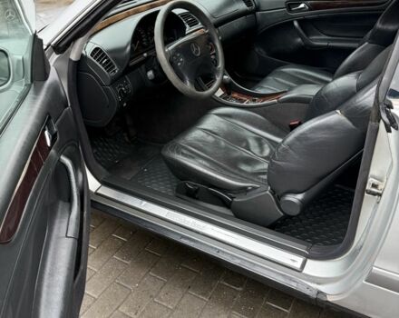 Серый Мерседес CLK-Class, объемом двигателя 2 л и пробегом 350 тыс. км за 2650 $, фото 12 на Automoto.ua