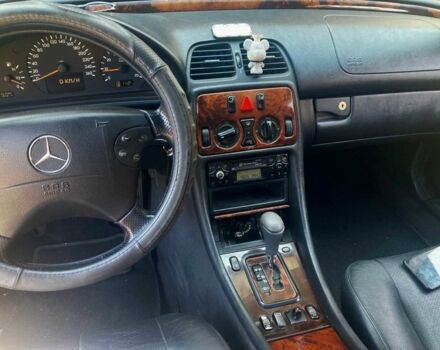 Серый Мерседес CLK-Class, объемом двигателя 2 л и пробегом 400 тыс. км за 4200 $, фото 6 на Automoto.ua