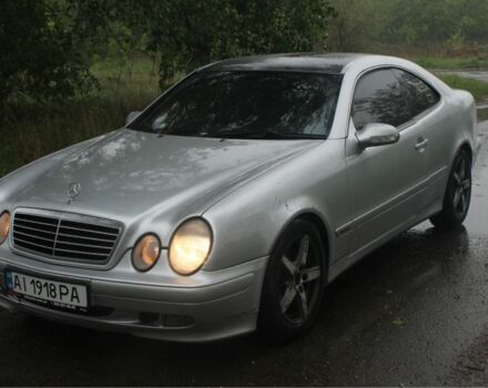 Серый Мерседес CLK-Class, объемом двигателя 2 л и пробегом 400 тыс. км за 4200 $, фото 1 на Automoto.ua
