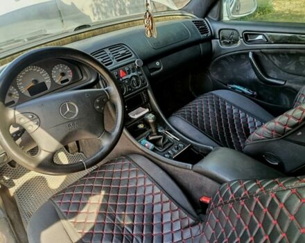 Серый Мерседес CLK-Class, объемом двигателя 2.3 л и пробегом 465 тыс. км за 3200 $, фото 3 на Automoto.ua