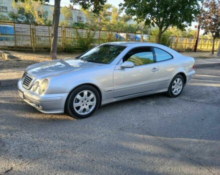 Сірий Мерседес CLK-Class, об'ємом двигуна 2 л та пробігом 390 тис. км за 4200 $, фото 1 на Automoto.ua