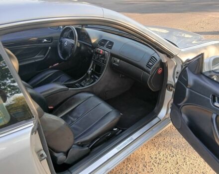 Сірий Мерседес CLK-Class, об'ємом двигуна 2 л та пробігом 390 тис. км за 4200 $, фото 11 на Automoto.ua