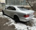 Сірий Мерседес CLK-Class, об'ємом двигуна 2 л та пробігом 330 тис. км за 4500 $, фото 1 на Automoto.ua