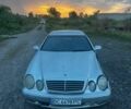 Сірий Мерседес CLK-Class, об'ємом двигуна 2 л та пробігом 300 тис. км за 2793 $, фото 1 на Automoto.ua