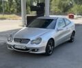Сірий Мерседес CLK-Class, об'ємом двигуна 1.8 л та пробігом 250 тис. км за 2196 $, фото 1 на Automoto.ua