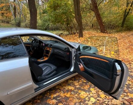 Серый Мерседес CLK-Class, объемом двигателя 3.2 л и пробегом 294 тыс. км за 7800 $, фото 21 на Automoto.ua