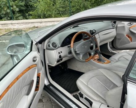 Сірий Мерседес CLK-Class, об'ємом двигуна 1.8 л та пробігом 245 тис. км за 6300 $, фото 7 на Automoto.ua