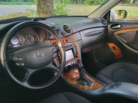 Мерседес CLK-Class 2003 в Львове на Automoto.ua Серый Мерседес CLK-Class, объемом двигателя 2.7 л и пробегом 335 тыс. км за 6500 $, фото 1 на Automoto.ua