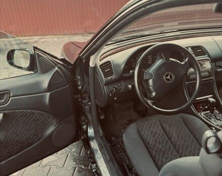 Синий Мерседес CLK-Class, объемом двигателя 4.3 л и пробегом 3 тыс. км за 3333 $, фото 6 на Automoto.ua