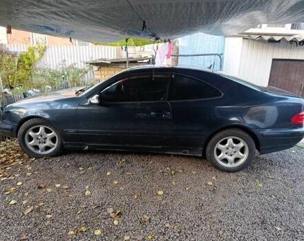 Синий Мерседес CLK-Class, объемом двигателя 3.2 л и пробегом 260 тыс. км за 1000 $, фото 2 на Automoto.ua