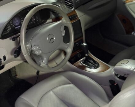 Синий Мерседес CLK-Class, объемом двигателя 2.6 л и пробегом 376 тыс. км за 7999 $, фото 9 на Automoto.ua