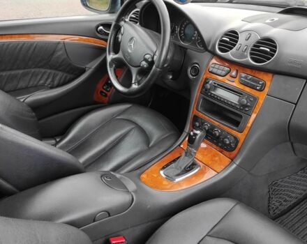 Синий Мерседес CLK-Class, объемом двигателя 1.8 л и пробегом 303 тыс. км за 8000 $, фото 3 на Automoto.ua
