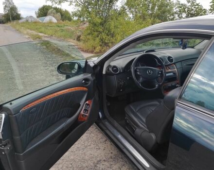 Синий Мерседес CLK-Class, объемом двигателя 1.8 л и пробегом 303 тыс. км за 8000 $, фото 1 на Automoto.ua