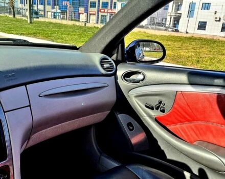 Синий Мерседес CLK-Class, объемом двигателя 2.7 л и пробегом 275 тыс. км за 12500 $, фото 12 на Automoto.ua