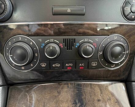 Синий Мерседес CLK-Class, объемом двигателя 3 л и пробегом 145 тыс. км за 9290 $, фото 19 на Automoto.ua