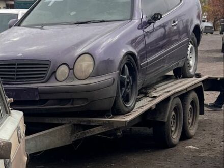 Синий Мерседес CLK-Class, объемом двигателя 0 л и пробегом 280 тыс. км за 1419 $, фото 1 на Automoto.ua