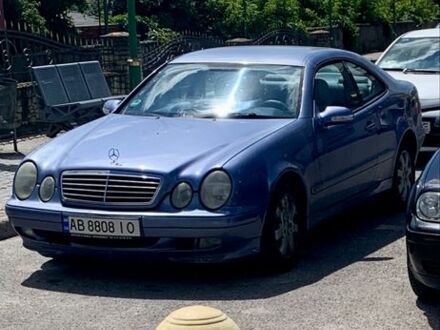 Синій Мерседес CLK-Class, об'ємом двигуна 2 л та пробігом 300 тис. км за 4200 $, фото 1 на Automoto.ua