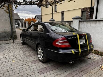 Синий Мерседес CLK-Class, объемом двигателя 3.2 л и пробегом 224 тыс. км за 2800 $, фото 1 на Automoto.ua
