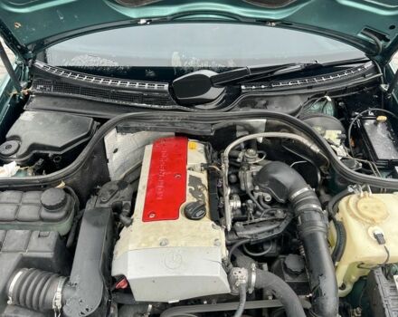 Зелений Мерседес CLK-Class, об'ємом двигуна 2 л та пробігом 300 тис. км за 2850 $, фото 7 на Automoto.ua
