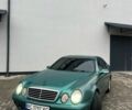 Зеленый Мерседес CLK-Class, объемом двигателя 2 л и пробегом 250 тыс. км за 2750 $, фото 1 на Automoto.ua