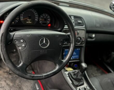 Зеленый Мерседес CLK-Class, объемом двигателя 2 л и пробегом 250 тыс. км за 2750 $, фото 5 на Automoto.ua