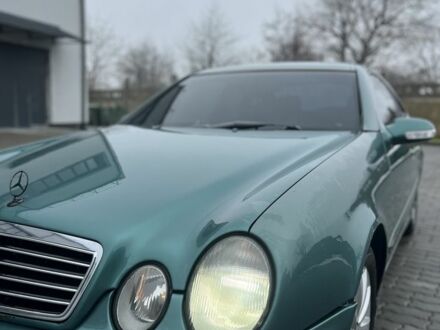 Зелений Мерседес CLK-Class, об'ємом двигуна 2 л та пробігом 300 тис. км за 2850 $, фото 1 на Automoto.ua