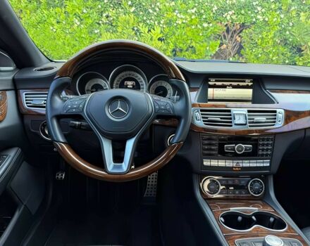 Белый Мерседес CLS серия, объемом двигателя 4.7 л и пробегом 152 тыс. км за 5500 $, фото 9 на Automoto.ua
