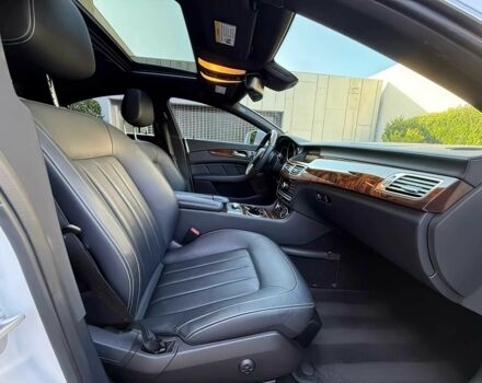 Белый Мерседес CLS серия, объемом двигателя 4.7 л и пробегом 152 тыс. км за 5500 $, фото 11 на Automoto.ua