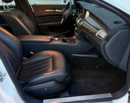 Белый Мерседес CLS серия, объемом двигателя 4.7 л и пробегом 90 тыс. км за 4100 $, фото 9 на Automoto.ua