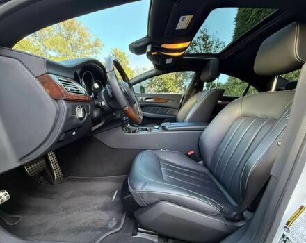 Белый Мерседес CLS серия, объемом двигателя 4.7 л и пробегом 152 тыс. км за 5500 $, фото 8 на Automoto.ua