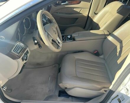 Белый Мерседес CLS серия, объемом двигателя 4.7 л и пробегом 87 тыс. км за 6700 $, фото 7 на Automoto.ua