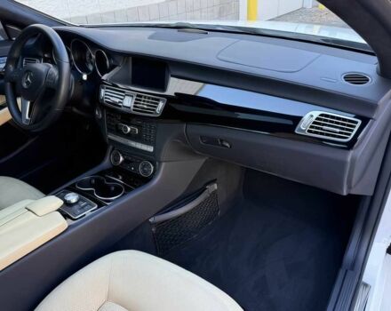 Білий Мерседес CLS серия, об'ємом двигуна 4.7 л та пробігом 80 тис. км за 7700 $, фото 8 на Automoto.ua