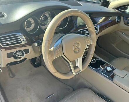 Белый Мерседес CLS серия, объемом двигателя 4.7 л и пробегом 87 тыс. км за 6700 $, фото 8 на Automoto.ua